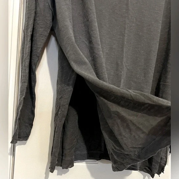 We the Free On My Mind V-Neck Shirt, Black but looks a dark Gray, Size Medium - Picture 7 of 10